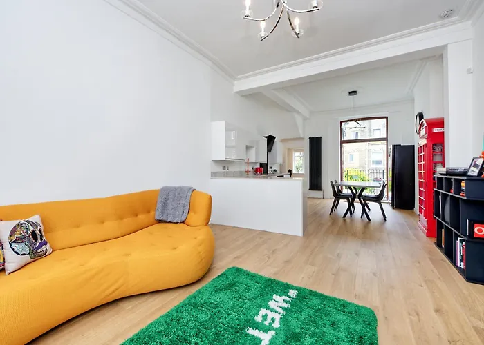 Beautiful Battersea Garden Flat By Underthedoormat