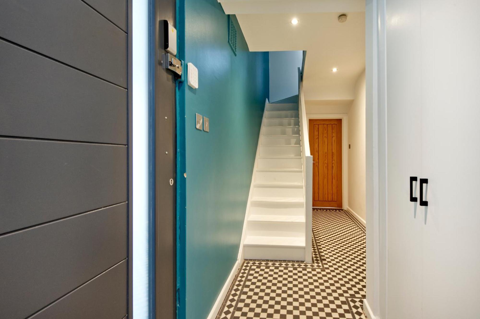 Beautiful Battersea Garden Flat By Underthedoormat Appartamento Londra