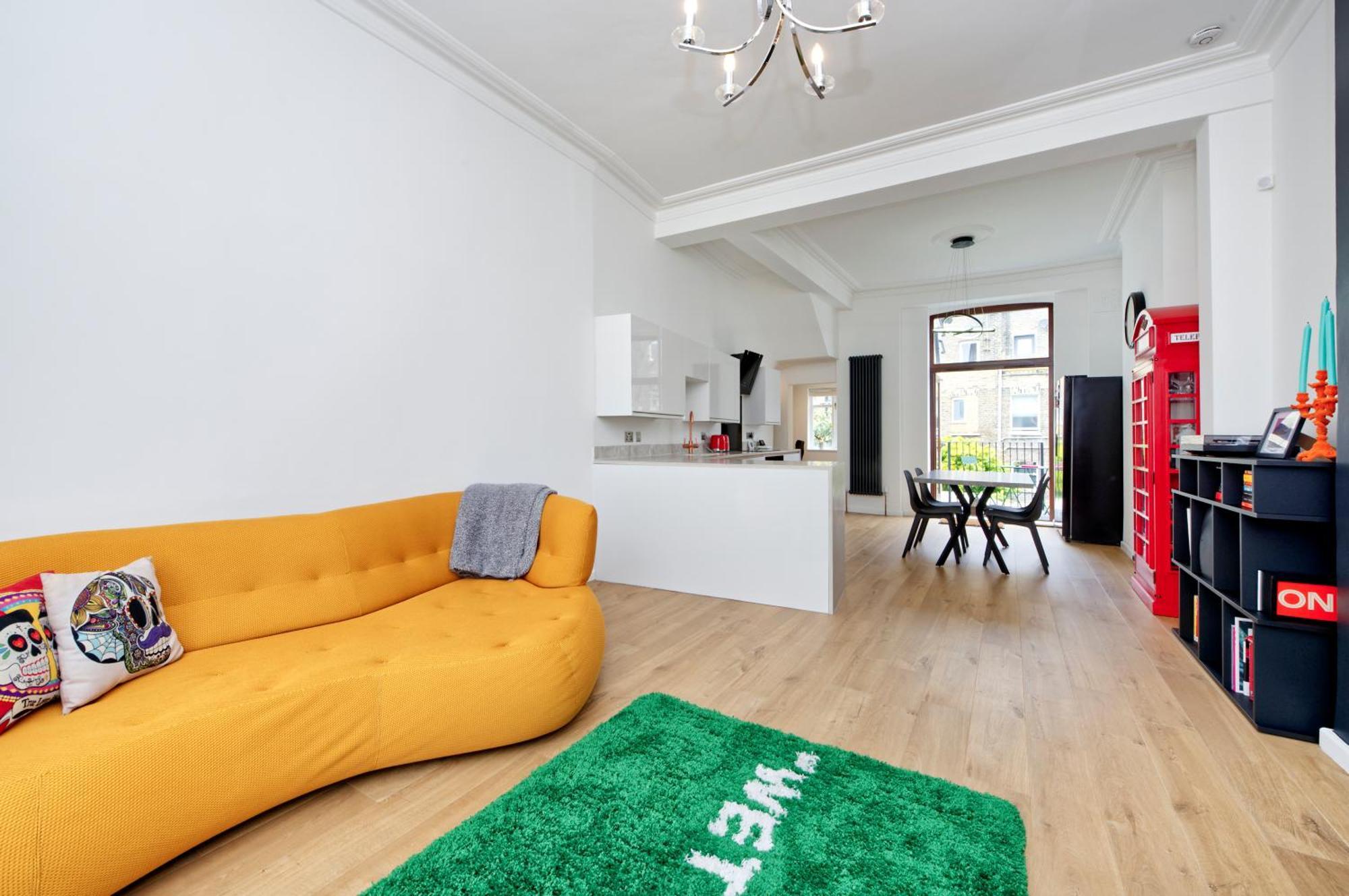 Beautiful Battersea Garden Flat By Underthedoormat Londra